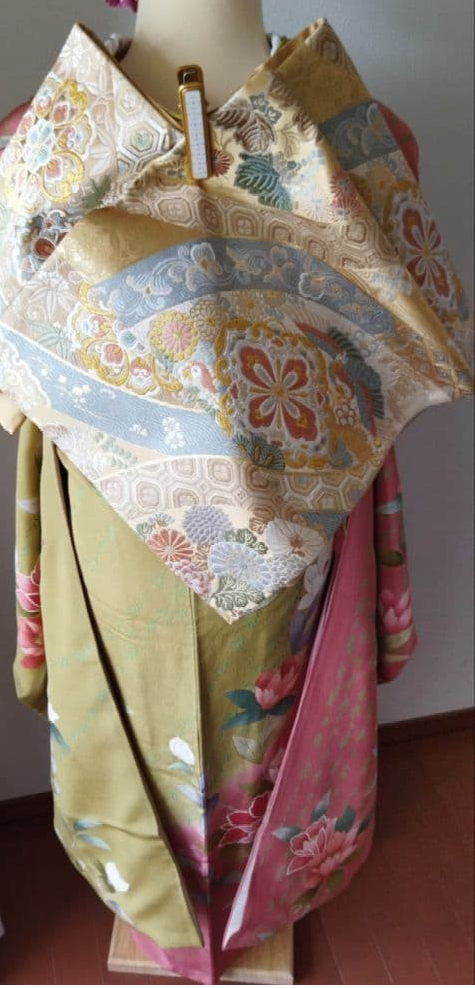 طقم فوريسود فاخر مكون من 7 قطع - حرير خالص مطرز بالذهب - مرجاني وأزرق مخضر