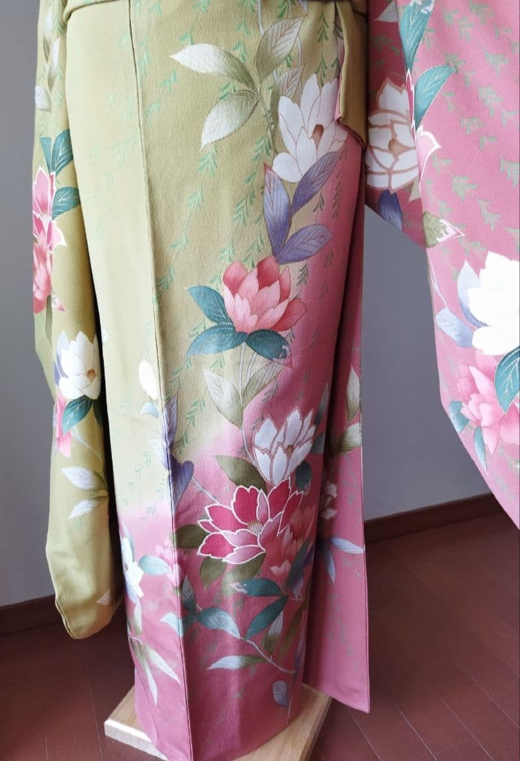 طقم فوريسود فاخر مكون من 7 قطع - حرير خالص مطرز بالذهب - مرجاني وأزرق مخضر