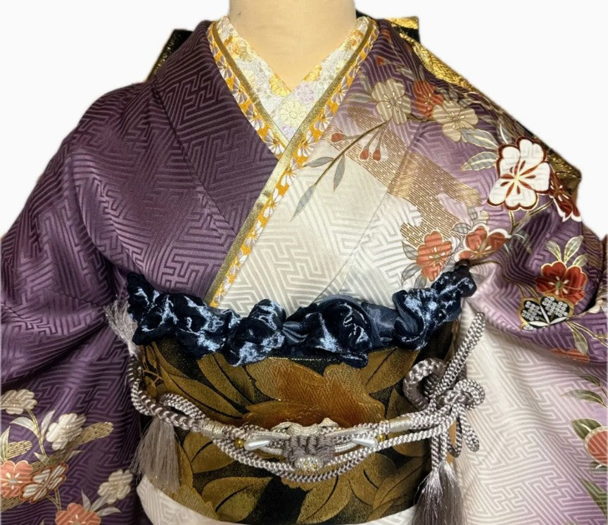 طقم كامل من الفرو بلون الخزامى الناعم المتدرج مع زهور موسمية