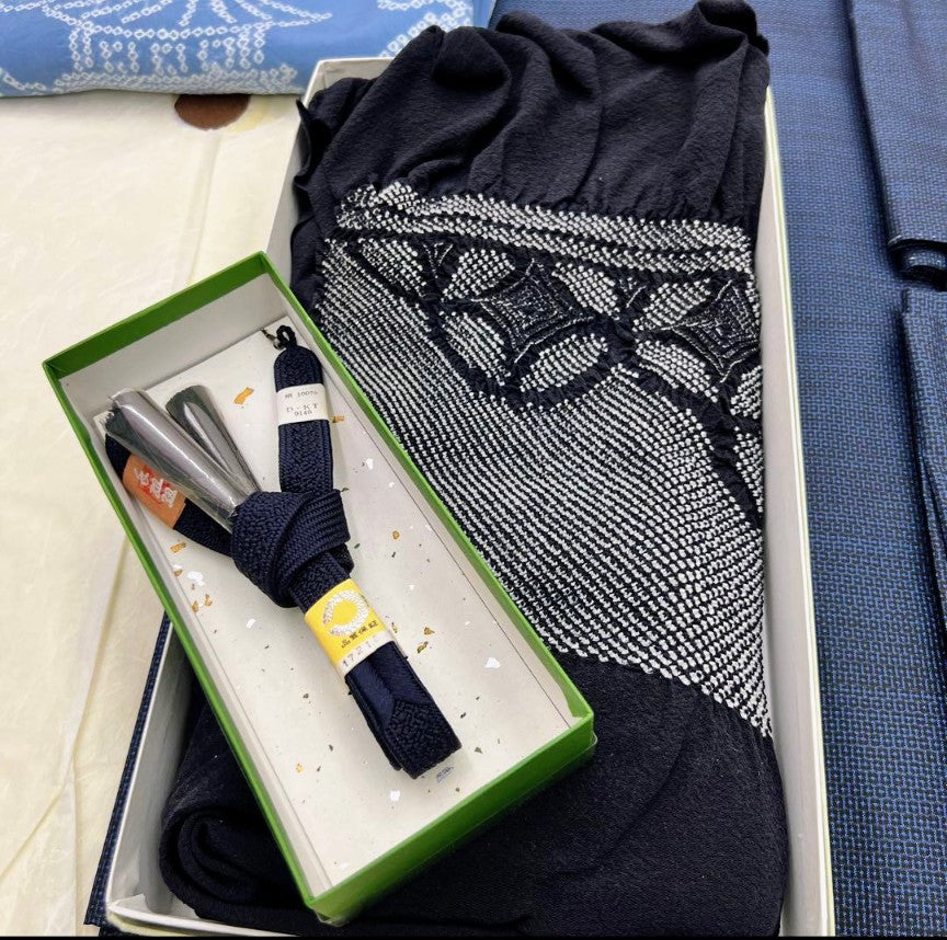 طقم رجالي أصلي كامل من تصميم أوشيما تسوموجي مع شهادة - غير مستخدم/جديد - مقاس طويل