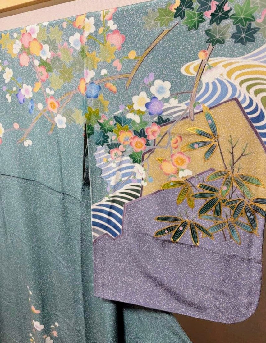 Kyo-Yuzen Houmongi Kimono من Shiratori Eisetsu - حرير أخضر مع لمسات ذهبية ومجموعة Nishijin Obi