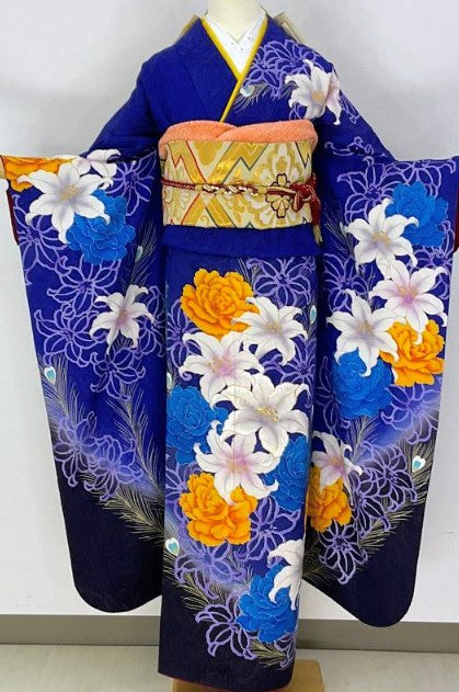 Blue Lily Furisode Full Set - 8 Pieces - M Size - Pure Silk with Gold Thread - Excellent Condition