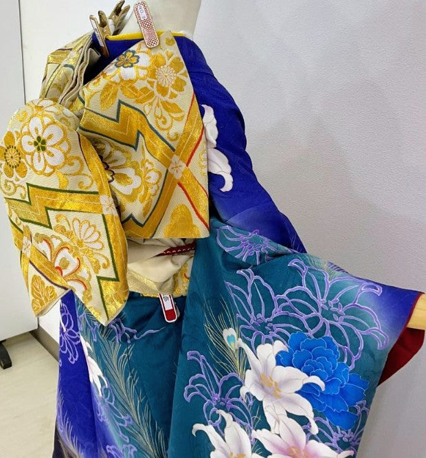 Blue Lily Furisode Full Set - 8 Pieces - M Size - Pure Silk with Gold Thread - Excellent Condition