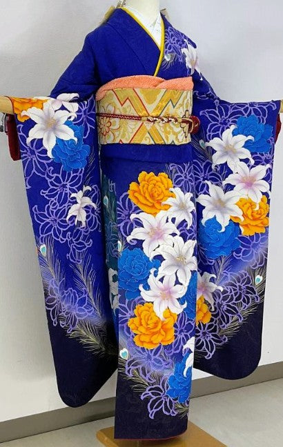 Blue Lily Furisode Full Set - 8 Pieces - M Size - Pure Silk with Gold Thread - Excellent Condition