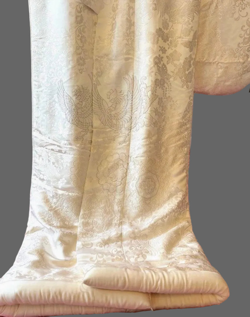 كيمونو زفاف أبيض من الحرير الخالص من شيروموكو مع تطريز ساغارا - فينيكس