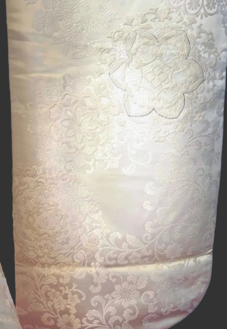 كيمونو زفاف أبيض من الحرير الخالص من شيروموكو مع تطريز ساغارا - فينيكس