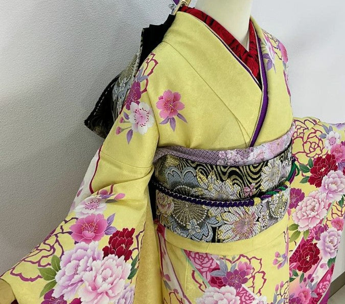 Pure Silk Furisode & Obi Set - Cream Yellow with Abundant Roses