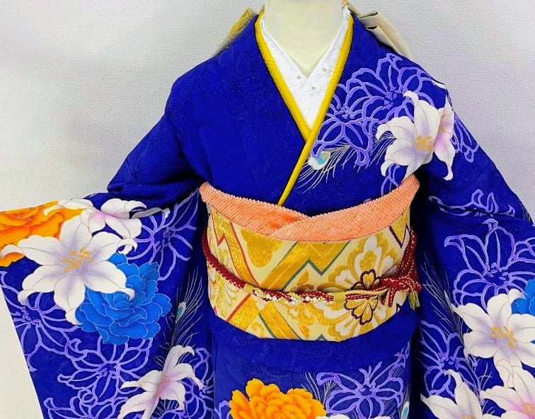 Blue Lily Furisode Full Set - 8 Pieces - M Size - Pure Silk with Gold Thread - Excellent Condition