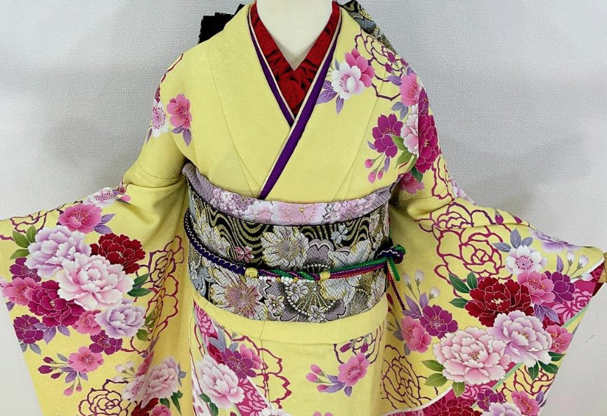 Pure Silk Furisode & Obi Set - Cream Yellow with Abundant Roses