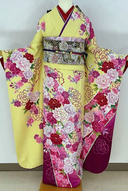 Pure Silk Furisode & Obi Set - Cream Yellow with Abundant Roses