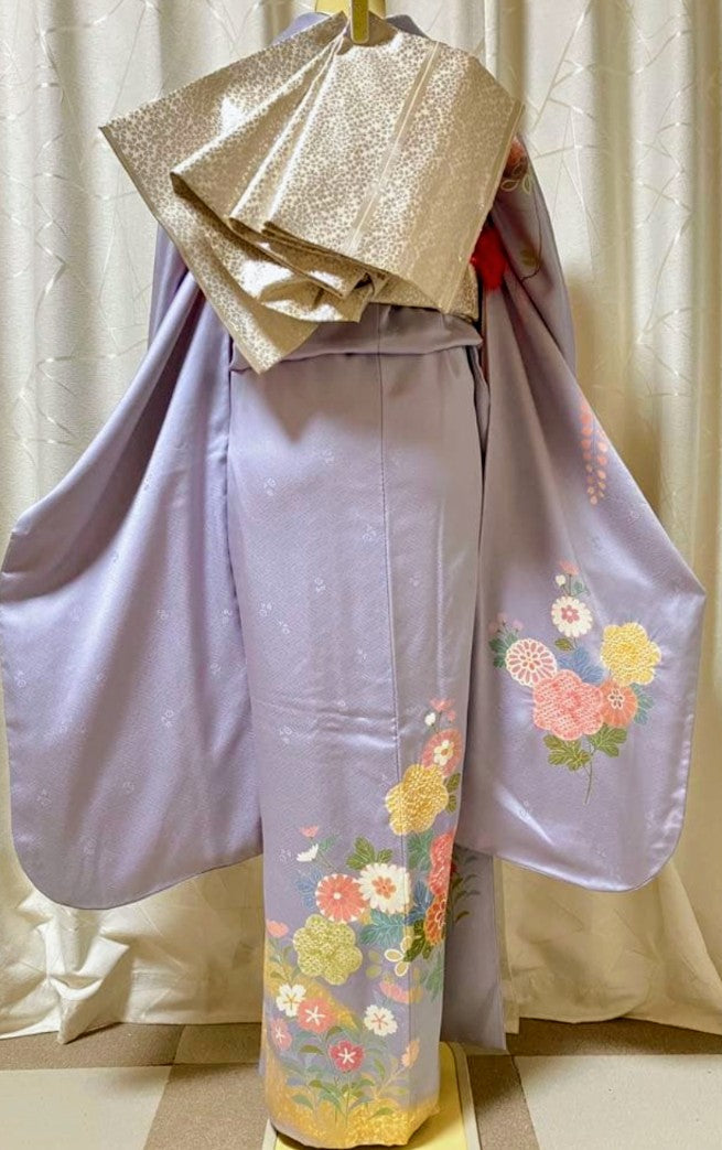 يوزن فوريسوديه مرسوم يدويًا بتوقيع الفنان - تصميم شيبوري زهري