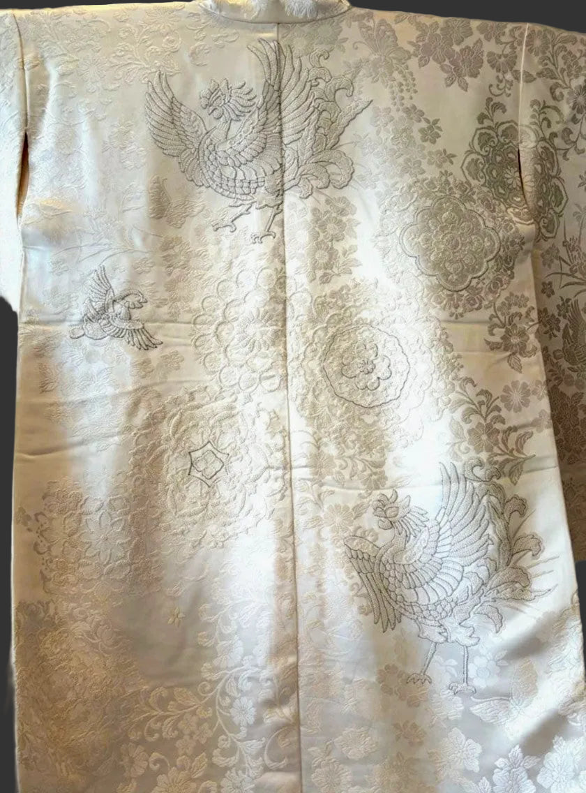 كيمونو زفاف أبيض من الحرير الخالص من شيروموكو مع تطريز ساغارا - فينيكس