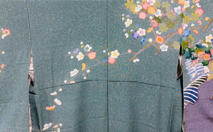 Kyo-Yuzen Houmongi Kimono من Shiratori Eisetsu - حرير أخضر مع لمسات ذهبية ومجموعة Nishijin Obi