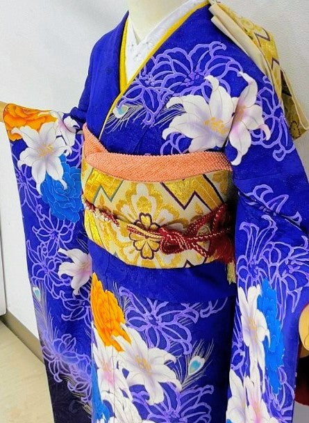 Blue Lily Furisode Full Set - 8 Pieces - M Size - Pure Silk with Gold Thread - Excellent Condition