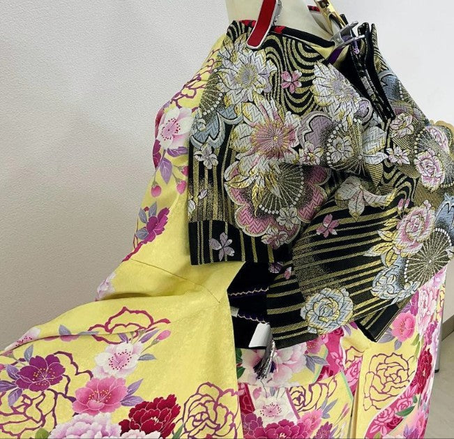 Pure Silk Furisode & Obi Set - Cream Yellow with Abundant Roses