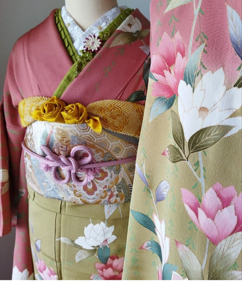 طقم فوريسود فاخر مكون من 7 قطع - حرير خالص مطرز بالذهب - مرجاني وأزرق مخضر